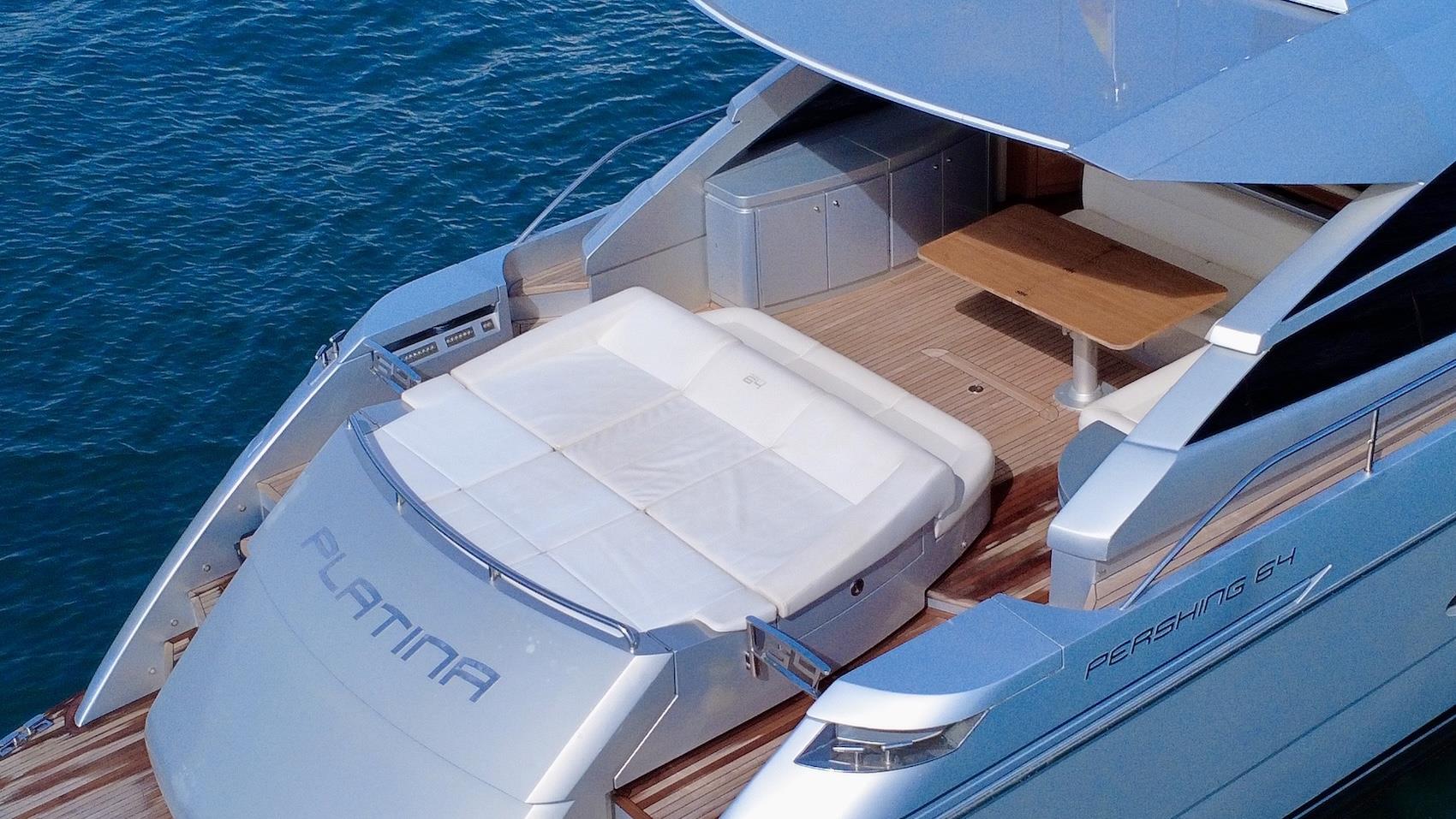 2011 PERSHING 64' 